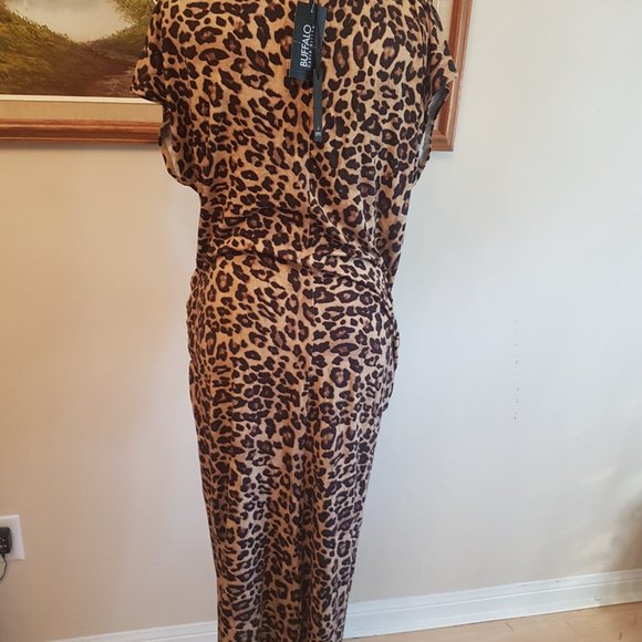 Dress - Picture 9 of 9